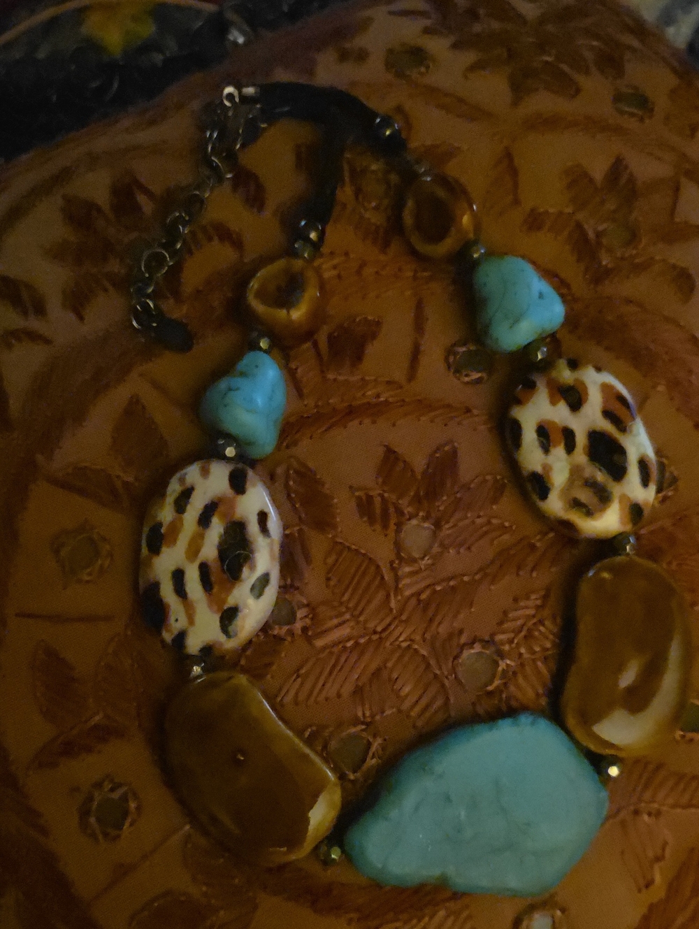 Like New Vintage Joan Rivers Turquoise and Leopard Accent Statement Necklace